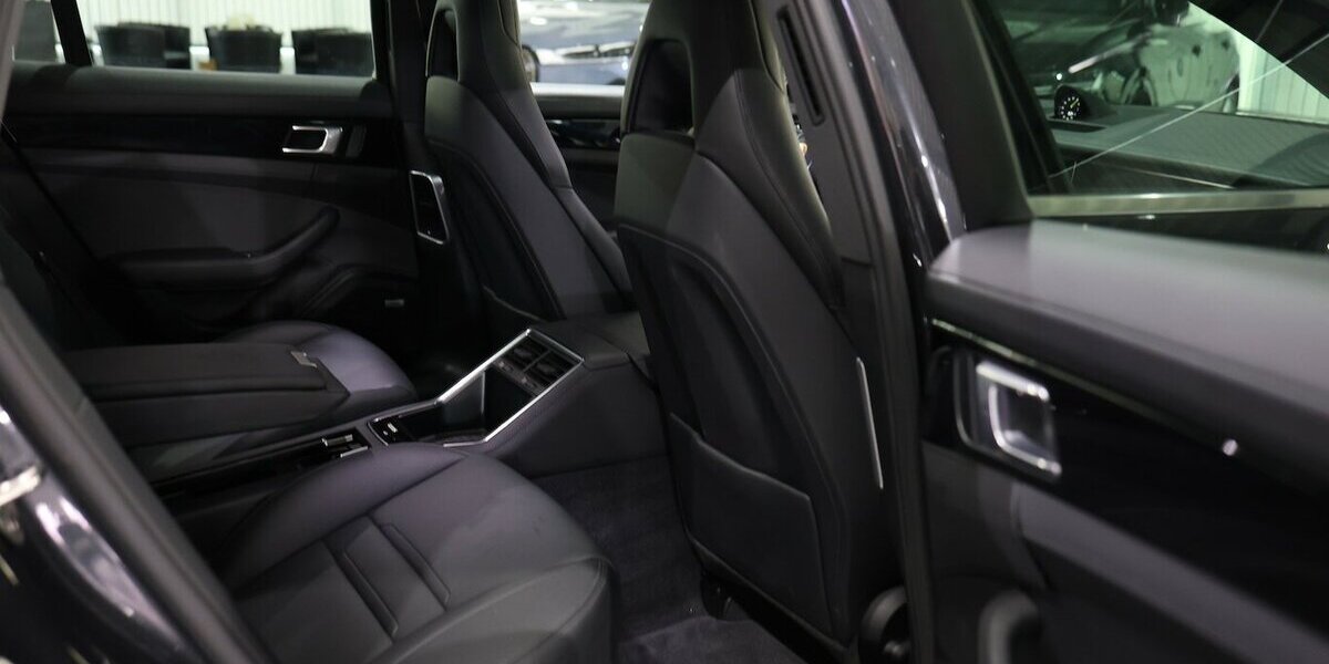 Porsche Panamera 4S E-Hybrid / PANORAMA / NEU 163000EURO 117.000 km 74.777 &euro; Hamm 59077