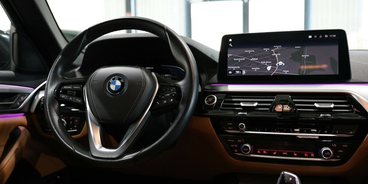 BMW 530e Touring INNOVATION / GREY & BROWN / LASER 80.000 km 29.995 &euro; Hamm 59077