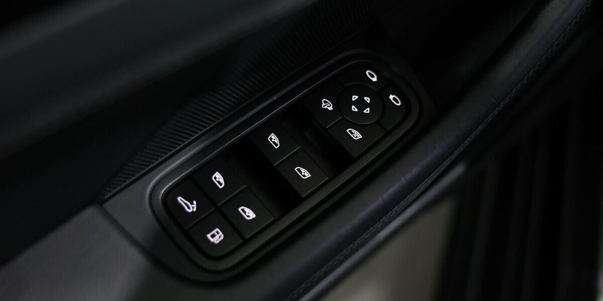 Porsche Panamera 4S E-Hybrid / PANORAMA / NEU 163000EURO 117.000 km 74.777 &euro; Hamm 59077
