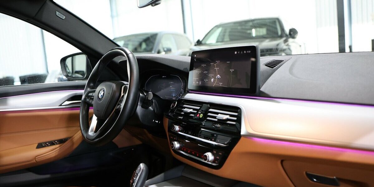 BMW 530e Touring INNOVATION / GREY & BROWN / LASER 80.000 km 29.995 &euro; Hamm 59077