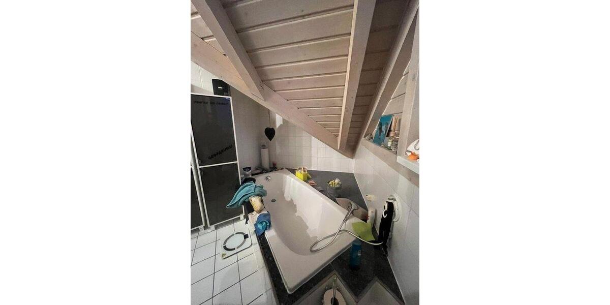 Dachgeschoßwohnung Ense - 5 Zimmer, 125 m&sup2;, 1.275&euro; | Angebot:27600290
