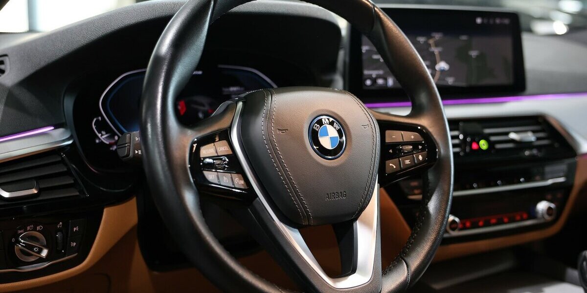 BMW 530e Touring INNOVATION / GREY & BROWN / LASER 80.000 km 29.995 &euro; Hamm 59077