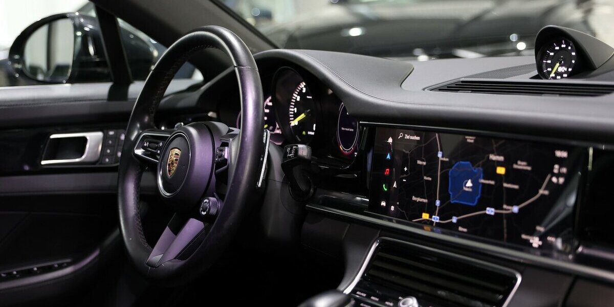 Porsche Panamera 4S E-Hybrid / PANORAMA / NEU 163000EURO 117.000 km 74.777 &euro; Hamm 59077