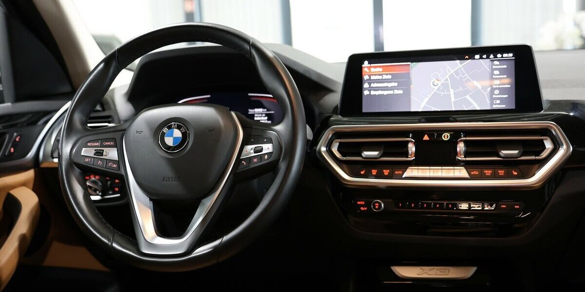 BMW X3 xDrive 20i / BLACK & BROWN / LIVE-COCKPIT-PRO 53.000 km 34.993 &euro; Hamm 59077