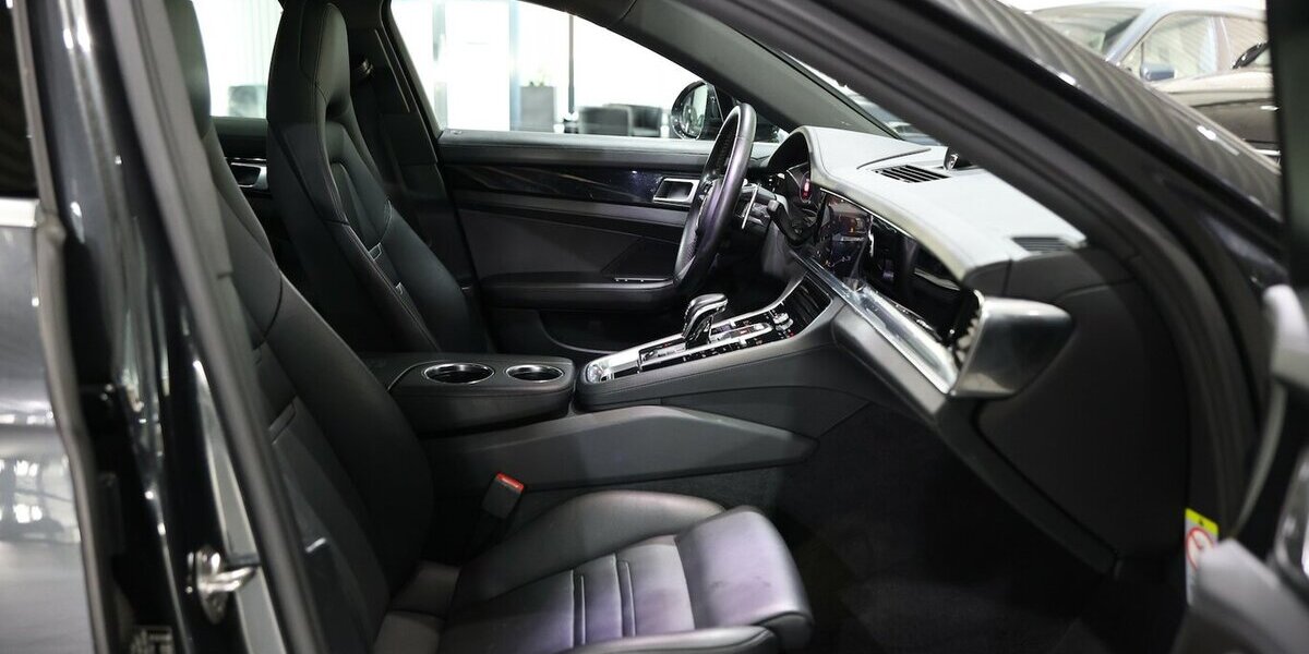 Porsche Panamera 4S E-Hybrid / PANORAMA / NEU 163000EURO 117.000 km 74.777 &euro; Hamm 59077