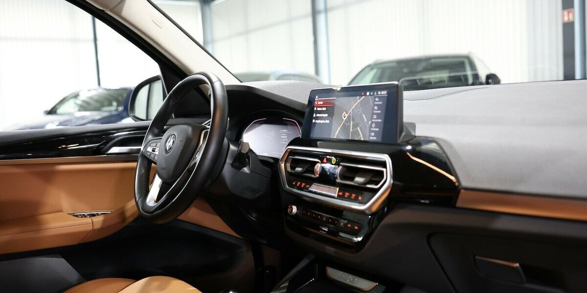 BMW X3 xDrive 20i / BLACK & BROWN / LIVE-COCKPIT-PRO 53.000 km 34.993 &euro; Hamm 59077