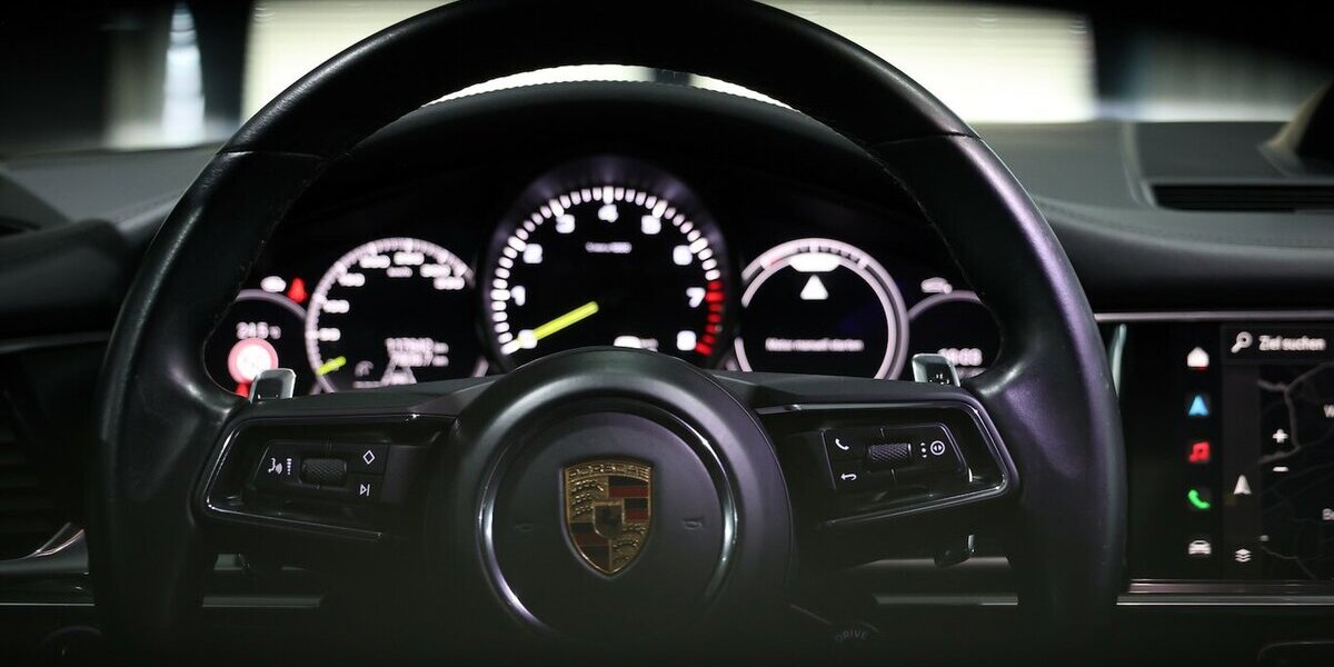 Porsche Panamera 4S E-Hybrid / PANORAMA / NEU 163000EURO 117.000 km 74.777 &euro; Hamm 59077
