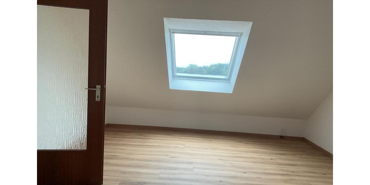 Dachgeschoßwohnung Werl - 1 Zimmer, 38 m&sup2;, 300&euro; | Angebot:27604468