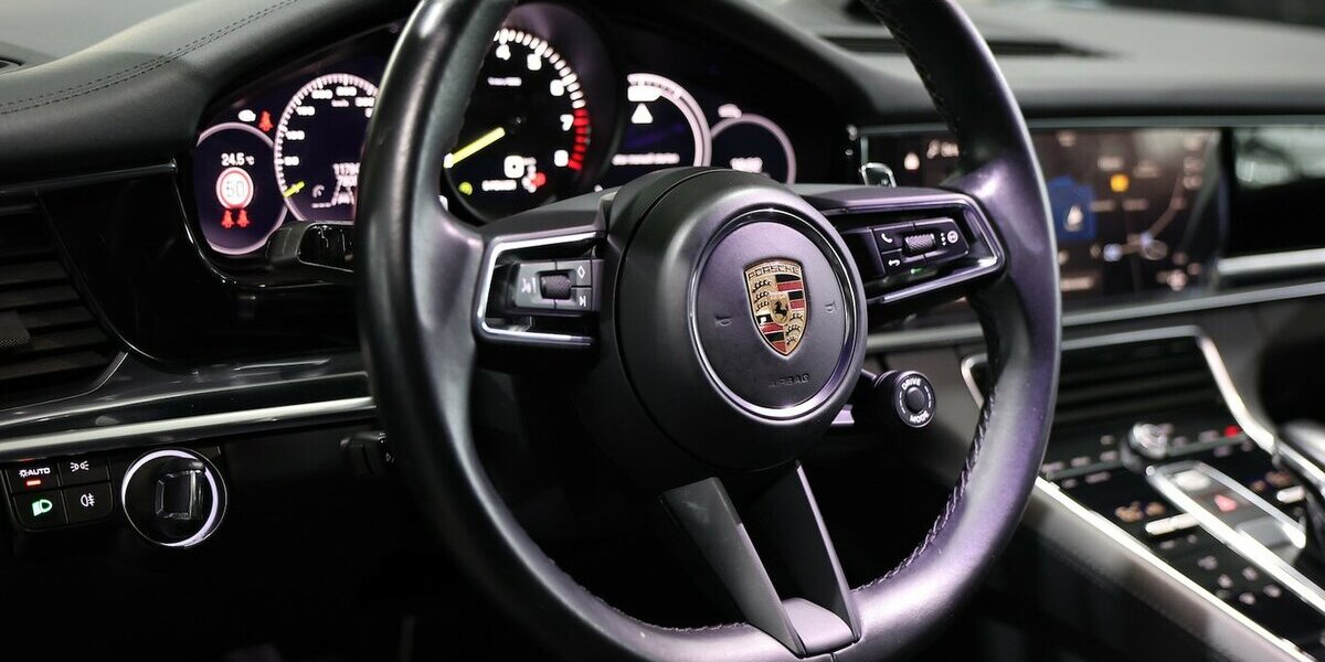 Porsche Panamera 4S E-Hybrid / PANORAMA / NEU 163000EURO 117.000 km 74.777 &euro; Hamm 59077
